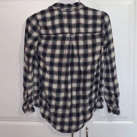 AE Boyfriend Fit Blue and White Plaid Flannel XS - Picture 2 of 4